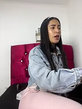 Snapshot of CAM_21X chatting on 03/21/25, 01:12 CAM 21X online show from 03/21/25, 01:12