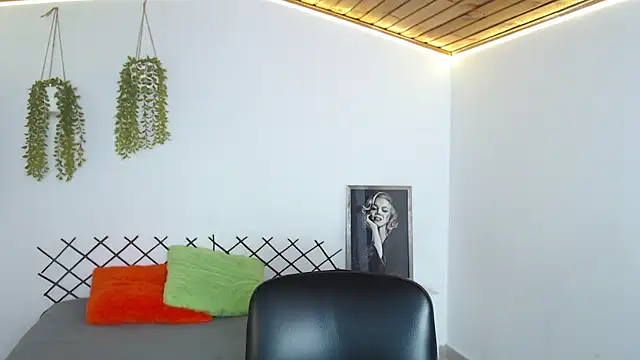 karla charloby online show from 09/25/25, 01:59