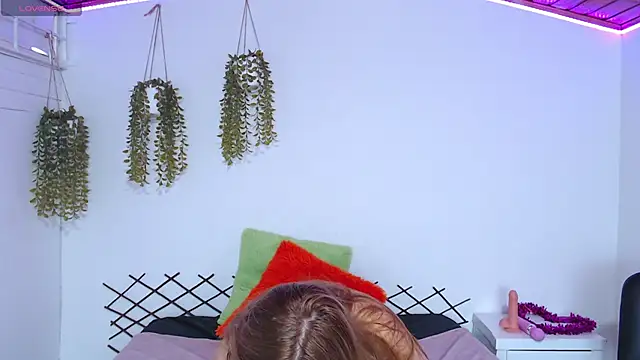 karla charloby online show from 09/29/25, 03:39