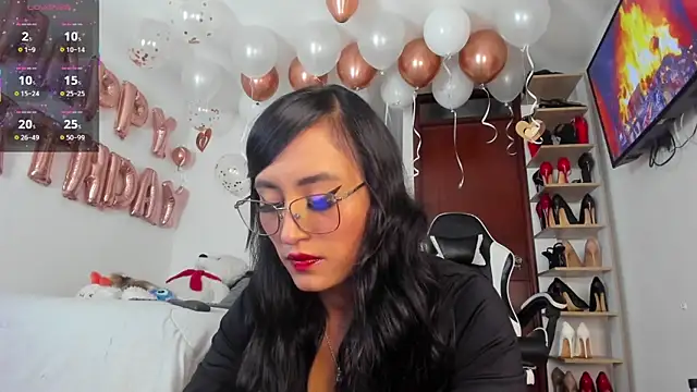 Snapshot of SophieBaker__ chatting on 11/04/25, 01:27 SophieBaker online show from 11/04/25, 01:27