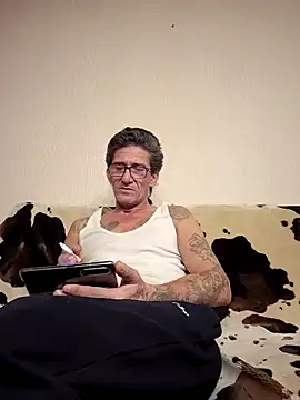 Snapshot of Zgodanilep chatting on 11/21/25, 11:25 Zgodanilep online show from 11/21/25, 11:25