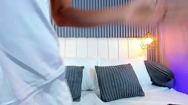 LinaGlam online show from 09/11/25, 10:32