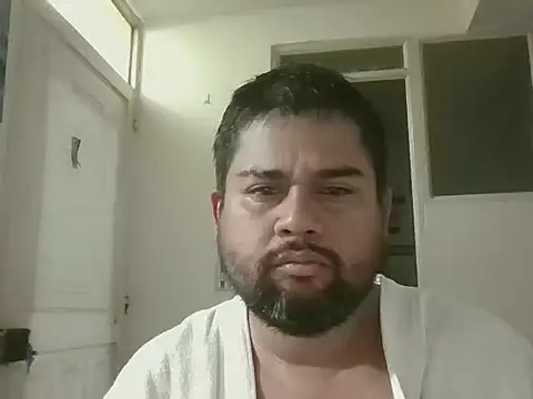 GABRIELGARCIA1313 online show from 06/10/26, 01:28