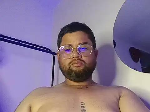 Snapshot of GABRIELGARCIA1313 chatting on 06/19/26, 02:27 GABRIELGARCIA1313 online show from 06/19/26, 02:27