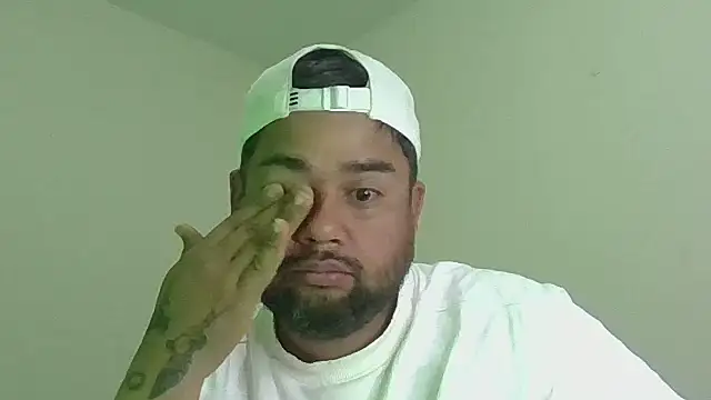 Snapshot of GABRIELGARCIA1313 chatting on 06/30/26, 12:22 GABRIELGARCIA1313 online show from 06/30/26, 12:22