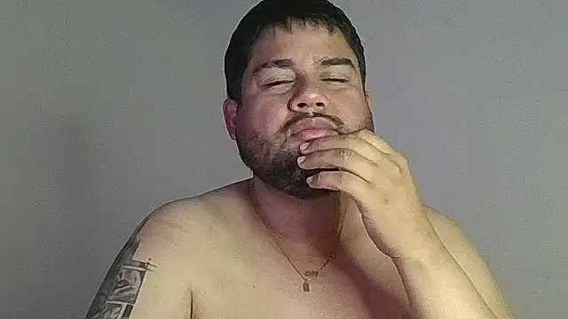 Snapshot of GABRIELGARCIA1313 chatting on 06/30/26, 06:31 GABRIELGARCIA1313 online show from 06/30/26, 06:31