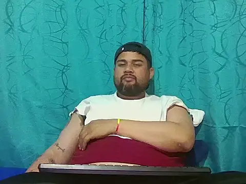 Snapshot of GABRIELGARCIA1313 chatting on 07/15/26, 02:17 GABRIELGARCIA1313 online show from 07/15/26, 02:17