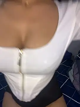 Snapshot of _riyaahahaha_ chatting on 12/07/24, 02:46  riyaahahaha  online show from 12/07/24, 02:46