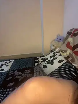 Snapshot of _riyaahahaha_ chatting on 02/22/25, 09:34  riyaahahaha  online show from 02/22/25, 09:34