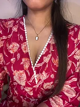 Snapshot of _riyaahahaha_ chatting on 10/07/25, 11:29  riyaahahaha  online show from 10/07/25, 11:29