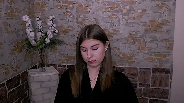 Snapshot of Sweet_Doll_Luna chatting on 12/21/24, 04:03 Sweet Doll Luna online show from 12/21/24, 04:03