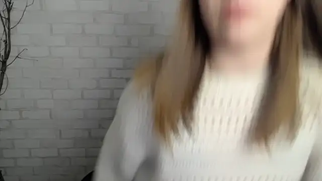 Snapshot of Sweet_Doll_Luna chatting on 12/29/24, 05:44 Sweet Doll Luna online show from 12/29/24, 05:44