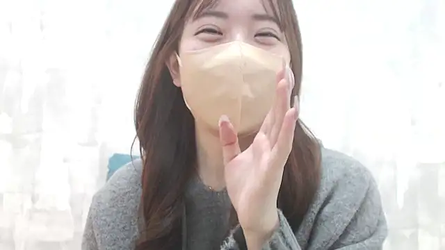 LOVE MOMO LOVE online show from 12/05/24, 11:49