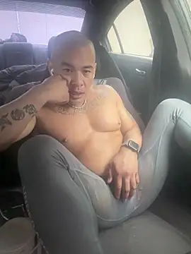 Snapshot of EatMyCake831 chatting on 12/03/25, 07:01 EatMyCake831 online show from 12/03/25, 07:01