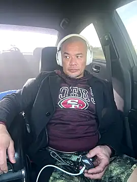 Snapshot of EatMyCake831 chatting on 12/15/25, 06:12 EatMyCake831 online show from 12/15/25, 06:12