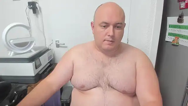 BigromeoXX online show from 12/20/24, 06:56