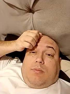 BigromeoXX online show from 01/01/25, 10:32