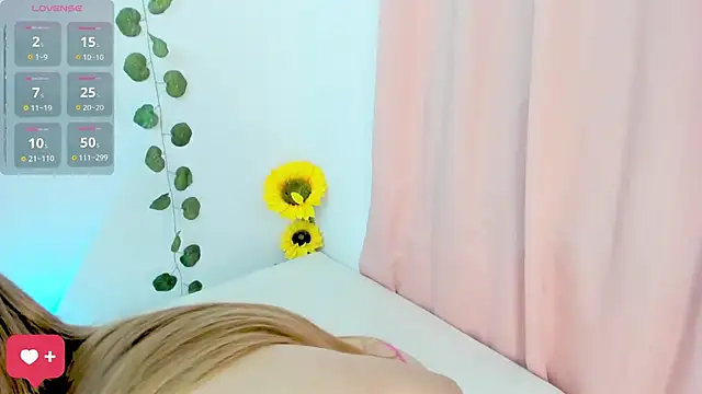 Snapshot of Mysexygirl_ chatting on 12/15/25, 04:17 Mysexygirl online show from 12/15/25, 04:17