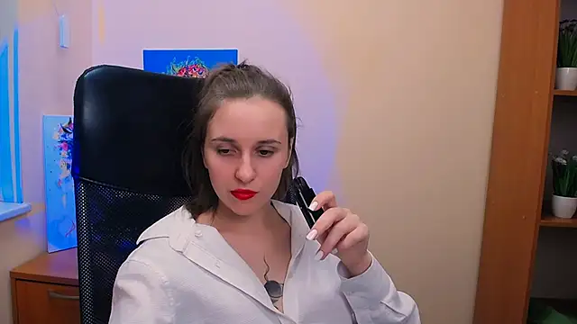 Snapshot of _Nicole_new chatting on 02/17/25, 04:04  Nicole new online show from 02/17/25, 04:04