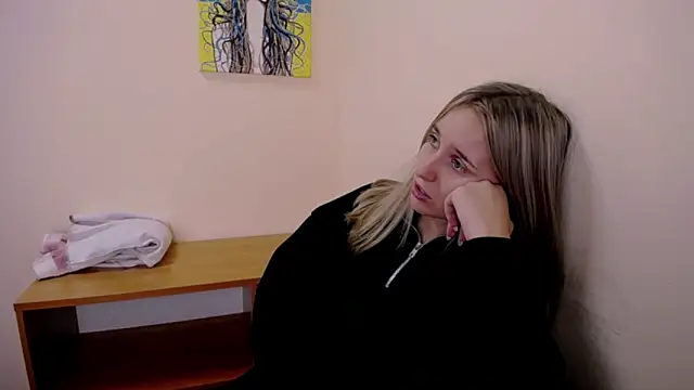 Snapshot of _Nicole_new chatting on 09/19/25, 12:39  Nicole new online show from 09/19/25, 12:39