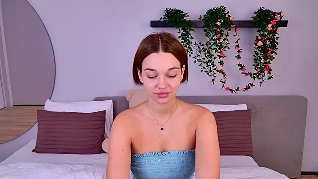 Snapshot of DanaLoved chatting on 02/12/25, 11:18 DanaLoved online show from 02/12/25, 11:18