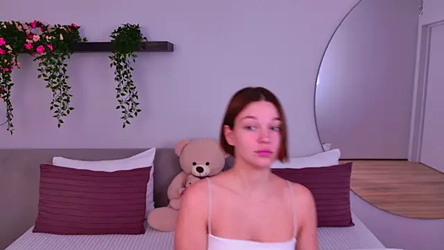 Snapshot of DanaLoved chatting on 02/27/25, 08:17 DanaLoved online show from 02/27/25, 08:17