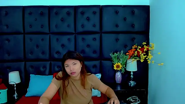 Snapshot of Isalombardi chatting on 06/19/26, 02:27 Isalombardi online show from 06/19/26, 02:27