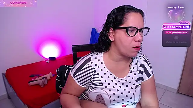 Snapshot of paola_ferreira chatting on 02/27/25, 02:00 paola ferreira online show from 02/27/25, 02:00