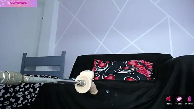 Snapshot of paola_ferreira chatting on 10/13/25, 01:44 paola ferreira online show from 10/13/25, 01:44