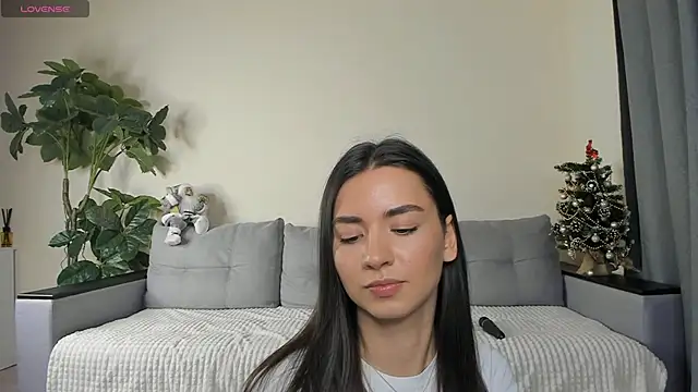 Snapshot of NicoleLuv chatting on 01/06/25, 04:13 NicoleLuv online show from 01/06/25, 04:13
