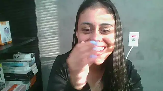 amorinha99 online show from 05/13/26, 08:06