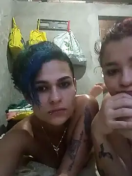 Snapshot of safira_hot chatting on 02/08/25, 06:01 safira hot online show from 02/08/25, 06:01