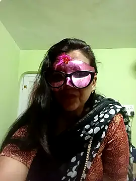 Snapshot of DesiMuffin chatting on 02/22/25, 01:22 DesiMuffin online show from 02/22/25, 01:22