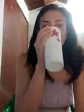 aurelialux online show from 02/08/25, 09:15