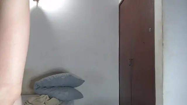 aurelialux online show from 03/05/25, 09:15