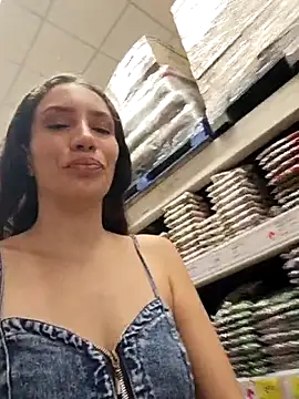 aurelialux online show from 10/04/25, 09:57