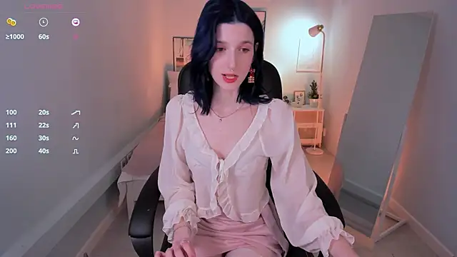 Snapshot of Lil_Melanie_ chatting on 04/29/26, 04:11 Lil Melanie online show from 04/29/26, 04:11
