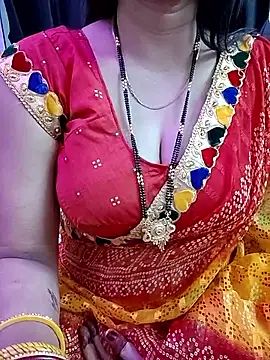 Snapshot of kaamuk_shweta chatting on 10/28/25, 05:04 kaamuk shweta online show from 10/28/25, 05:04