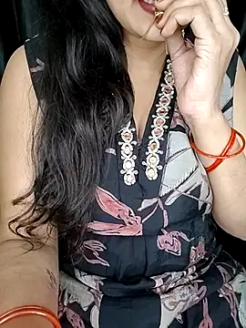 Snapshot of kaamuk_shweta chatting on 11/10/25, 05:12 kaamuk shweta online show from 11/10/25, 05:12