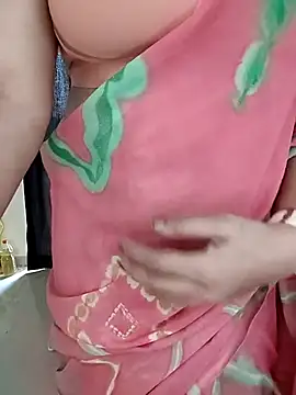 Snapshot of kaamuk_shweta chatting on 11/23/25, 05:29 kaamuk shweta online show from 11/23/25, 05:29