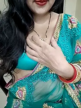 Snapshot of kaamuk_shweta chatting on 12/01/25, 05:29 kaamuk shweta online show from 12/01/25, 05:29