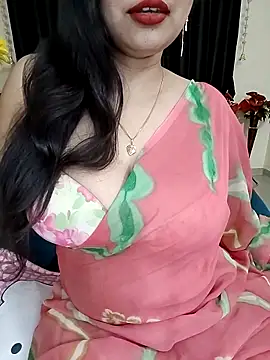 Snapshot of kaamuk_shweta chatting on 12/16/25, 07:08 kaamuk shweta online show from 12/16/25, 07:08