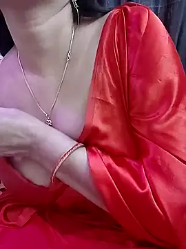 Snapshot of kaamuk_shweta chatting on 12/20/25, 09:38 kaamuk shweta online show from 12/20/25, 09:38