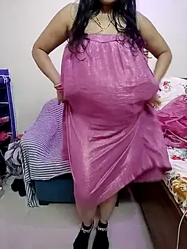 Snapshot of kaamuk_shweta chatting on 12/21/25, 10:50 kaamuk shweta online show from 12/21/25, 10:50