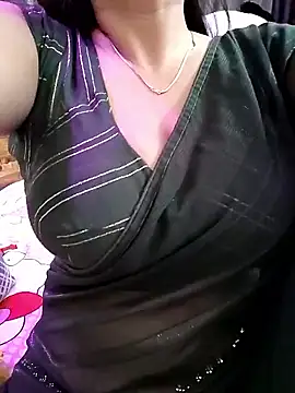 Snapshot of kaamuk_shweta chatting on 01/12/26, 06:51 kaamuk shweta online show from 01/12/26, 06:51