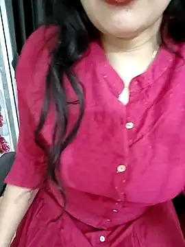 Snapshot of kaamuk_shweta chatting on 02/25/26, 08:40 kaamuk shweta online show from 02/25/26, 08:40