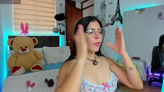 Luxxur69 online show from 04/28/26, 04:45