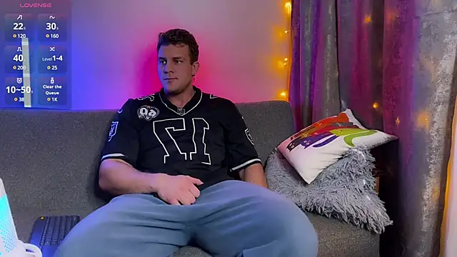 Snapshot of Adam_misti chatting on 12/15/24, 03:20 Adam misti online show from 12/15/24, 03:20