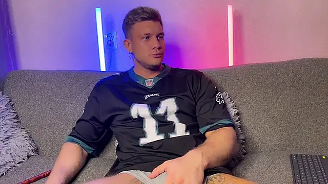 Snapshot of Adam_misti chatting on 01/22/25, 01:21 Adam misti online show from 01/22/25, 01:21