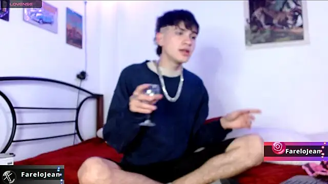 Snapshot of jeanfarelo chatting on 12/24/24, 06:44 jeanfarelo online show from 12/24/24, 06:44